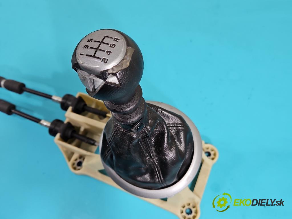 Fiat Sedici 1.9 jtd 120 HP manual 88 kW 1910 cm3 5- Páka: Změny: stupeň,rýchlosť  (Rýchlostné páky / kulisy)