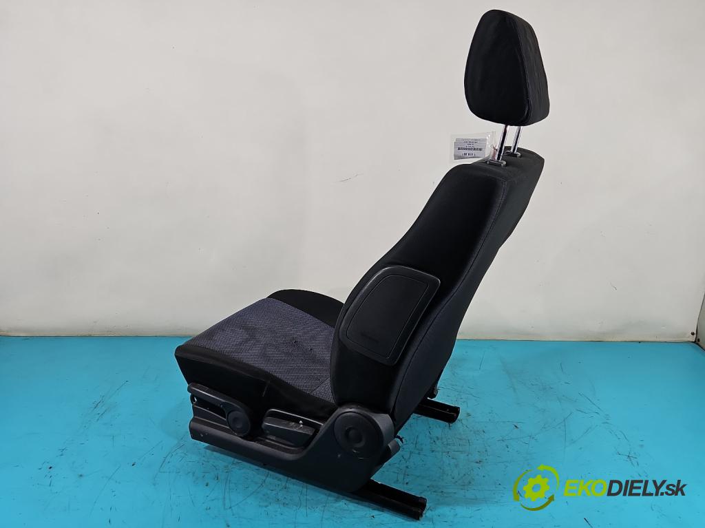 Fiat Sedici 1.9 jtd 120 HP manual 88 kW 1910 cm3 5- Sedačka ľavý  (Sedačky, sedadlá)