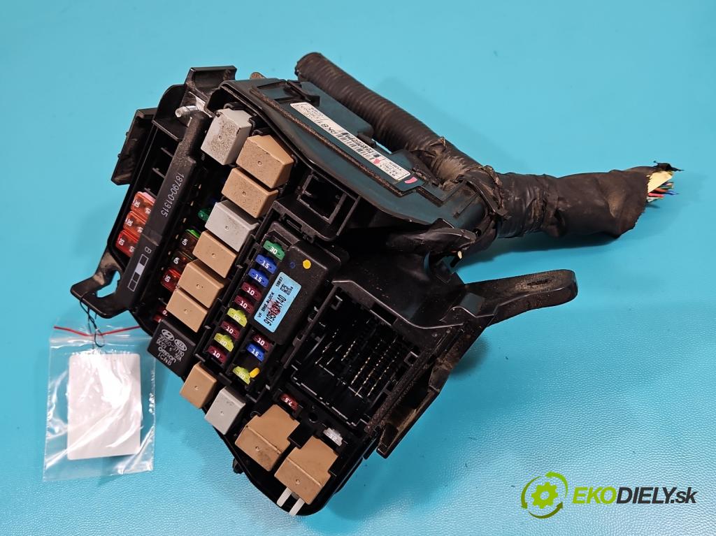 Hyundai I40 1.7 crdi 136hp manual 100 kW 1685 cm3 5- skříňka pojistková 91951-3X140 (Pojistkové skříňky)