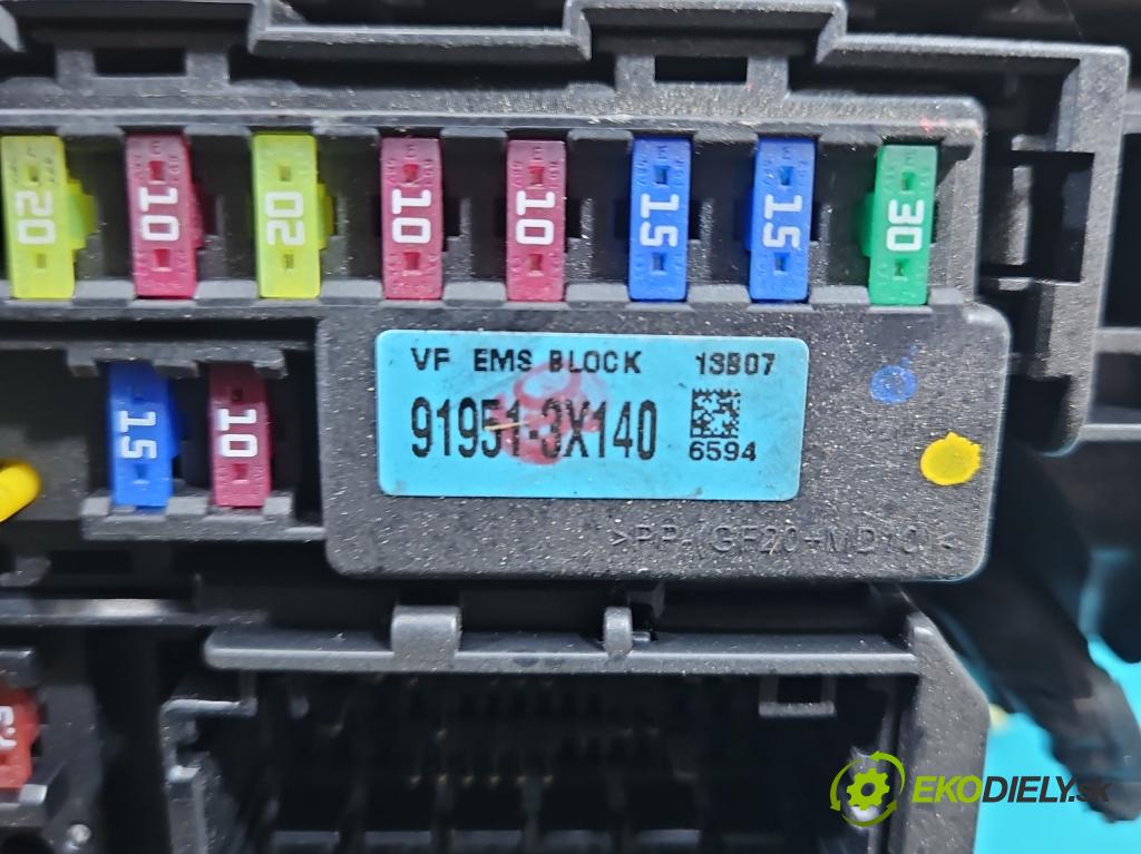 Hyundai I40 1.7 crdi 136hp manual 100 kW 1685 cm3 5- skříňka pojistková 91951-3X140 (Pojistkové skříňky)