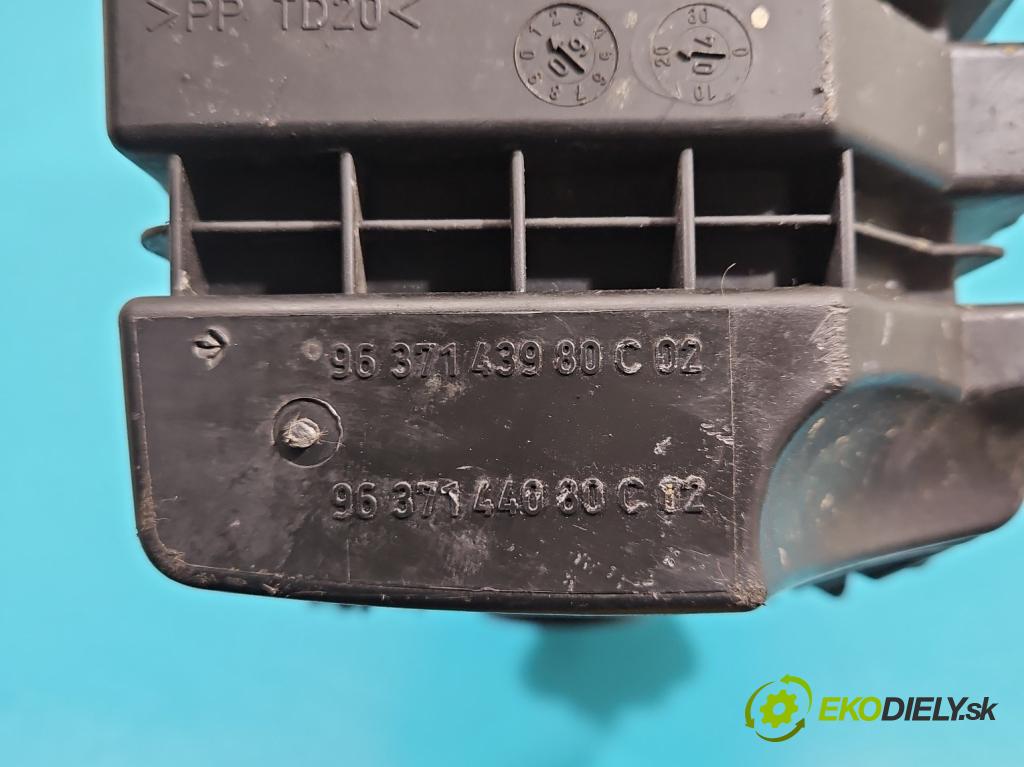 Peugeot 307 2.0 16V 136 HP manual 100 kW 1997 cm3 5- obal filtra vzduchu 9637143980C (Obaly filtrov vzduchu)