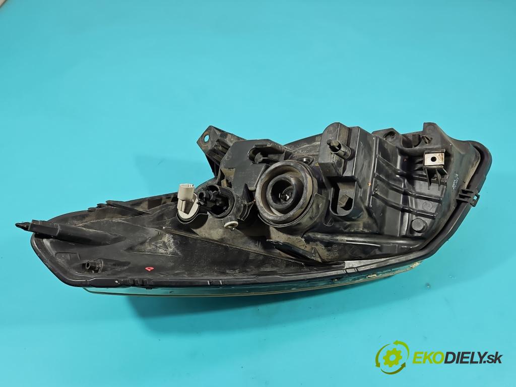 Dacia Sandero I 2008-2012 1.4 8V 75 HP manual 55 kW 1390 cm3 5- Reflektor: pravý  (Pravé)