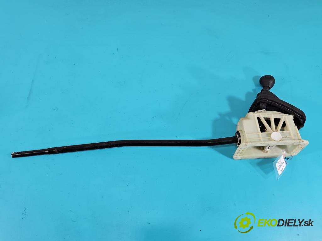 Daewoo Lanos 1,4.0 8V 75 HP manual 55 kW 1349 cm3 4- Páka: Změny: stupeň,rýchlosť  (Rýchlostná páka (kulisa))