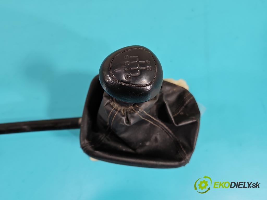 Daewoo Lanos 1,4.0 8V 75 HP manual 55 kW 1349 cm3 4- Páka: Změny: stupeň,rýchlosť  (Rýchlostná páka (kulisa))