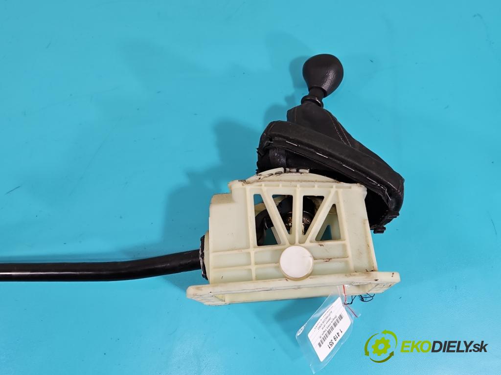 Daewoo Lanos 1,4.0 8V 75 HP manual 55 kW 1349 cm3 4- Páka: Změny: stupeň,rýchlosť  (Rýchlostná páka (kulisa))