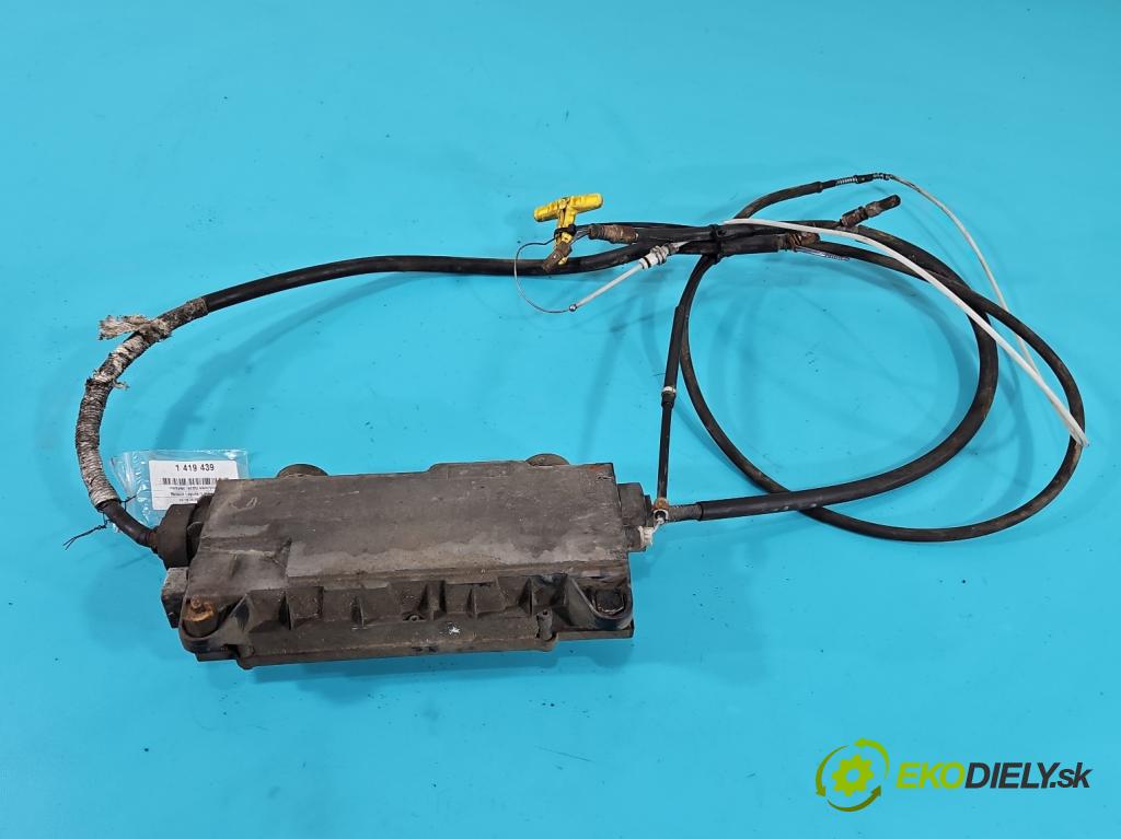 Renault Laguna II 2001-2007 1.9 dci 131 HP manual 96 kW 1870 cm3 5- Brzda manuál: elektrický: 8200418647 (Ručná brzda)