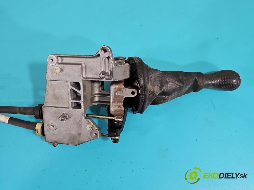 Citroen Xsara Picasso 1,8.0 16V 116 HP manual 85 kW 1749 cm3 5- Páka: Změny: stupeň,rýchlosť  (Rýchlostná páka (kulisa))