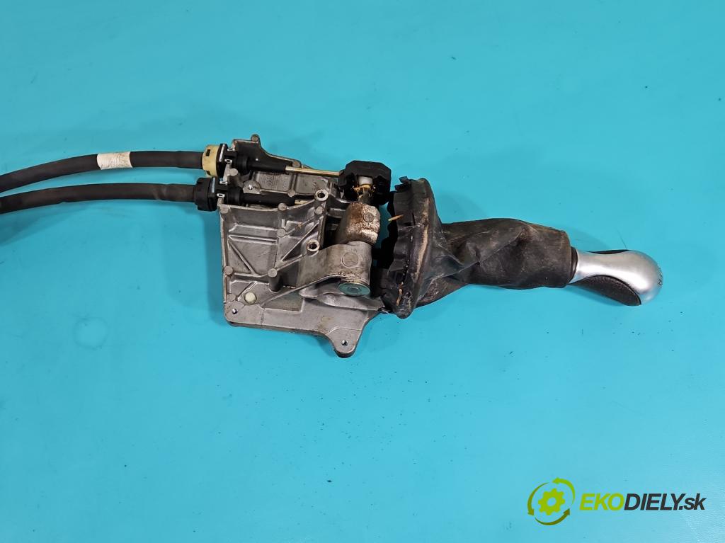 Citroen Xsara Picasso 1,8.0 16V 116 HP manual 85 kW 1749 cm3 5- Páka: Změny: stupeň,rýchlosť  (Rýchlostná páka (kulisa))