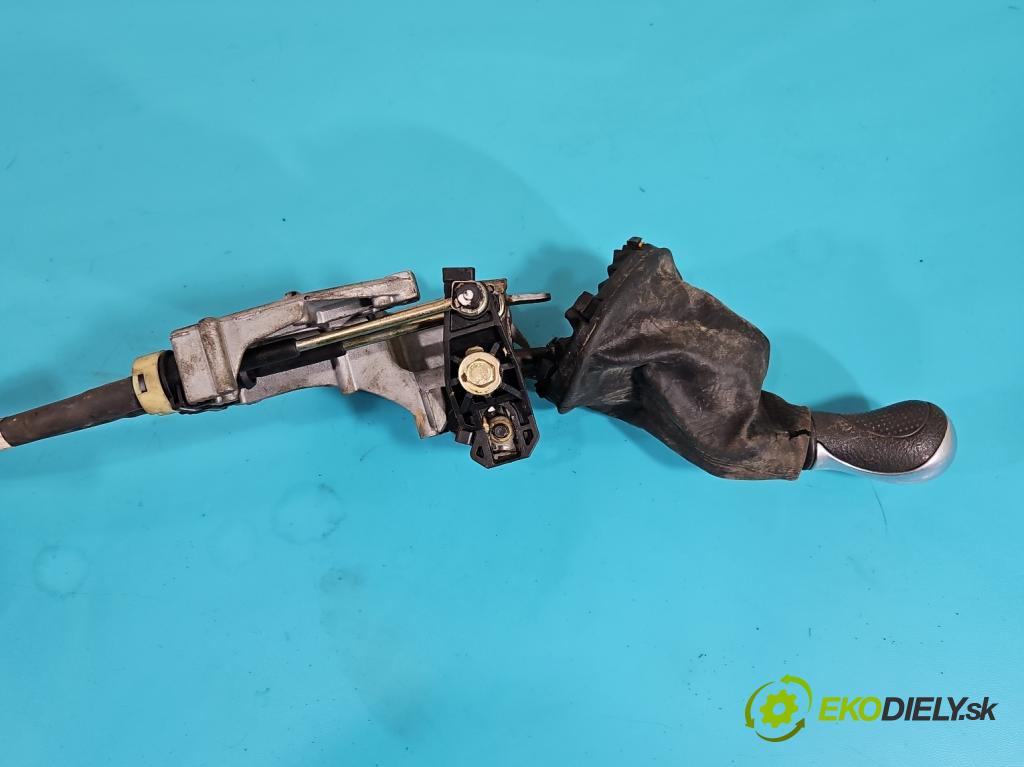 Citroen Xsara Picasso 1,8.0 16V 116 HP manual 85 kW 1749 cm3 5- Páka: Změny: stupeň,rýchlosť  (Rýchlostná páka (kulisa))