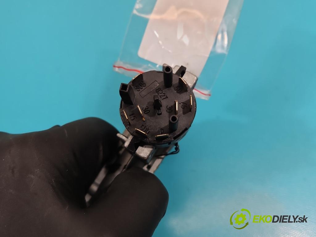 Audi 80 B3 1986-1991 1.6 karburátor: 75 HP manual 55 kW 1576 cm3 4- Spínačka  (Spínacie skrinky a kľúče)