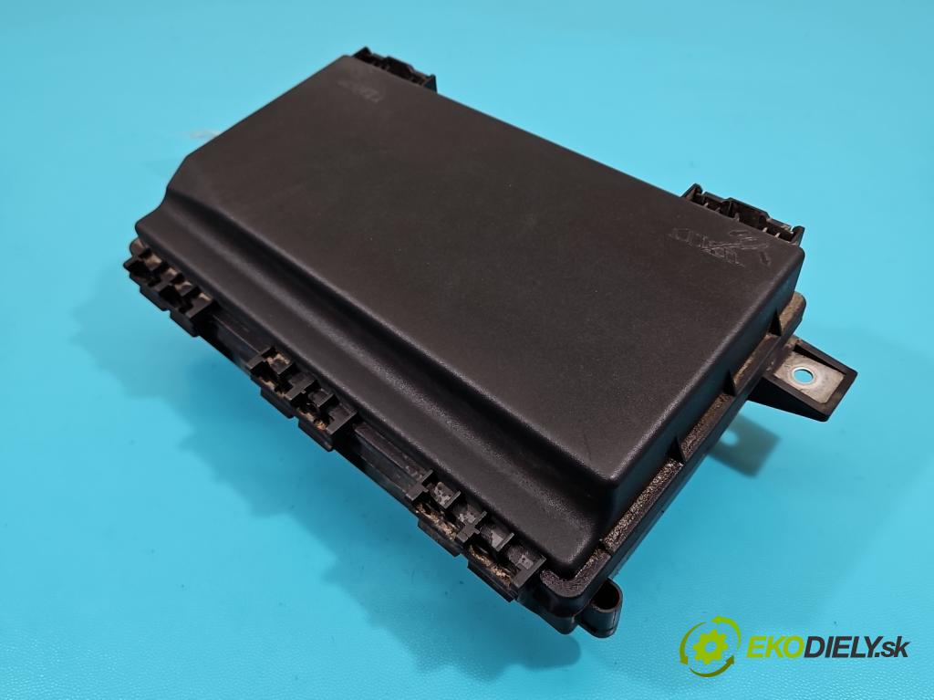 Opel Astra III 2004-2014 1.4 16V 90 hp manual 66 kW 1364 cm3 3- skříňka pojistková 13206753 (Pojistkové skříňky)