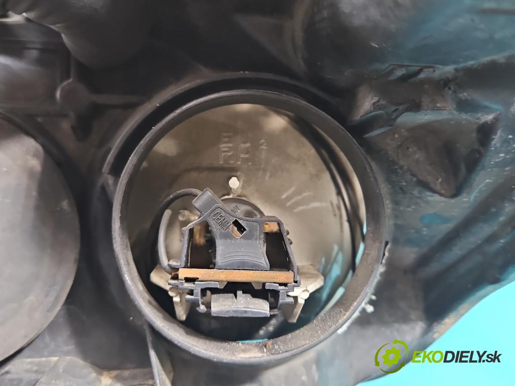 Ford Focus Mk2 2004-2011 1.8 tdci 116 HP manual 85 kW 1753 cm3 5- Reflektor: pravý 8M51-13W029-AD (Pravé)