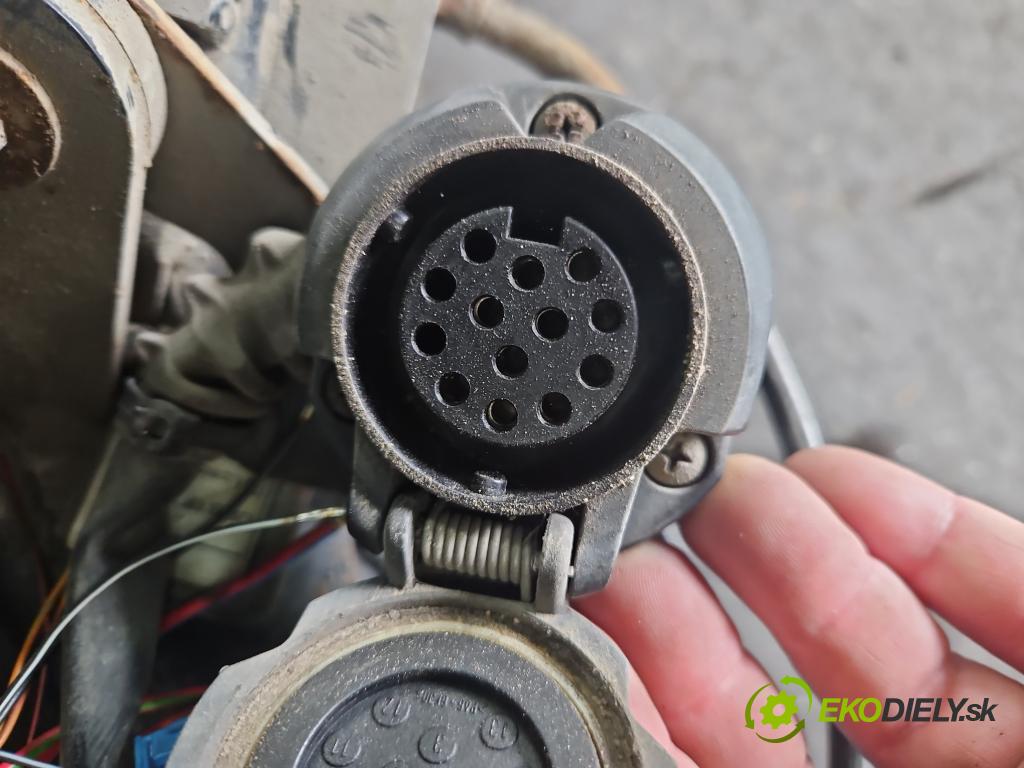 Audi A6 C6 2004-2011 2.7 tdi V6 179KM automatic 132 kW 2698 cm3 5- oko tažné 305282 (Tažná zařízení)