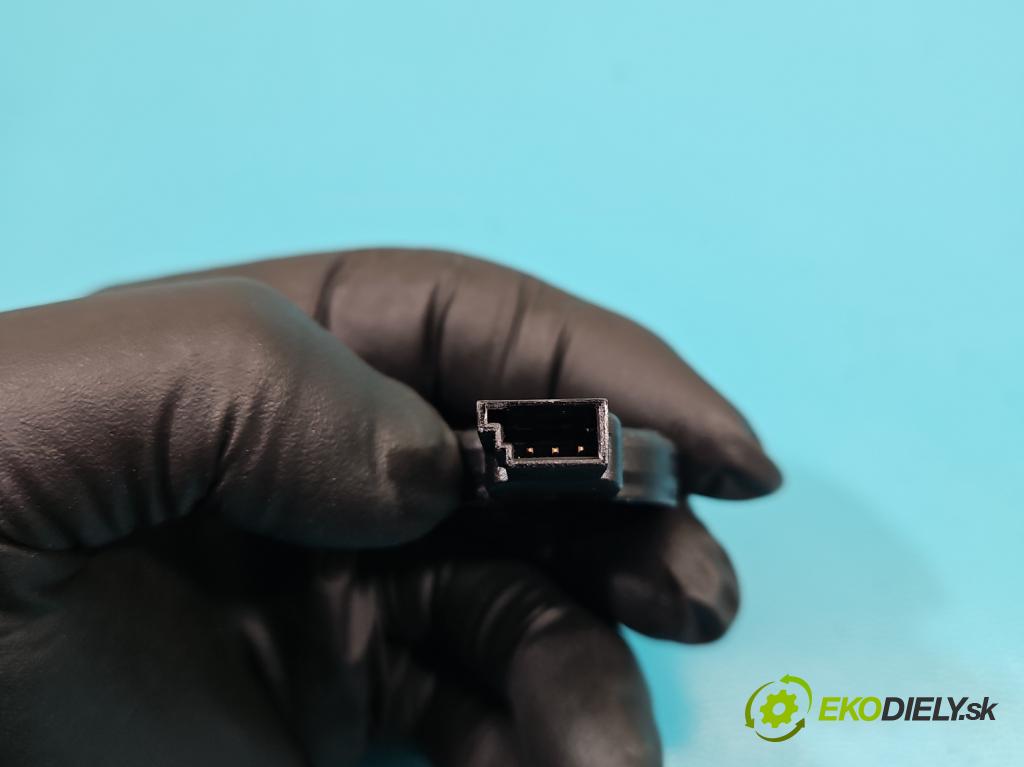 Audi A6 C6 2004-2011 2.7 tdi V6 179KM automatic 132 kW 2698 cm3 5- snímač déšť: 4E0955559E (Snímače dažďa)