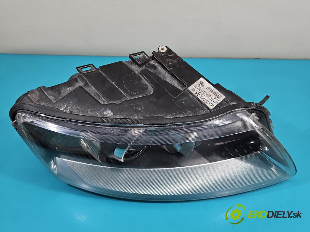 Audi A6 C6 2004-2011 2.7 tdi V6 179KM automatic 132 kW 2698 cm3 5- Reflektor: pravý 4F0941004AK (Pravé)