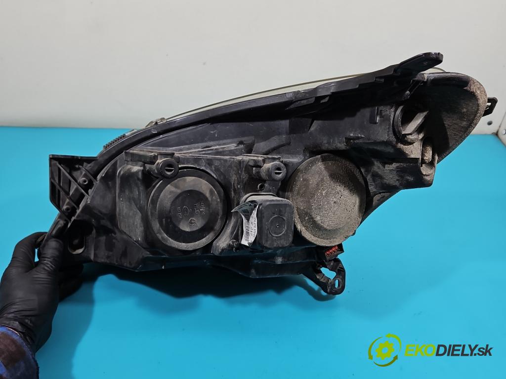 Opel Astra III 2004-2014 1.4 16V 90 HP manual 66 kW 1364 cm3 5- Reflektor: pravý 24451033RH (Pravé)