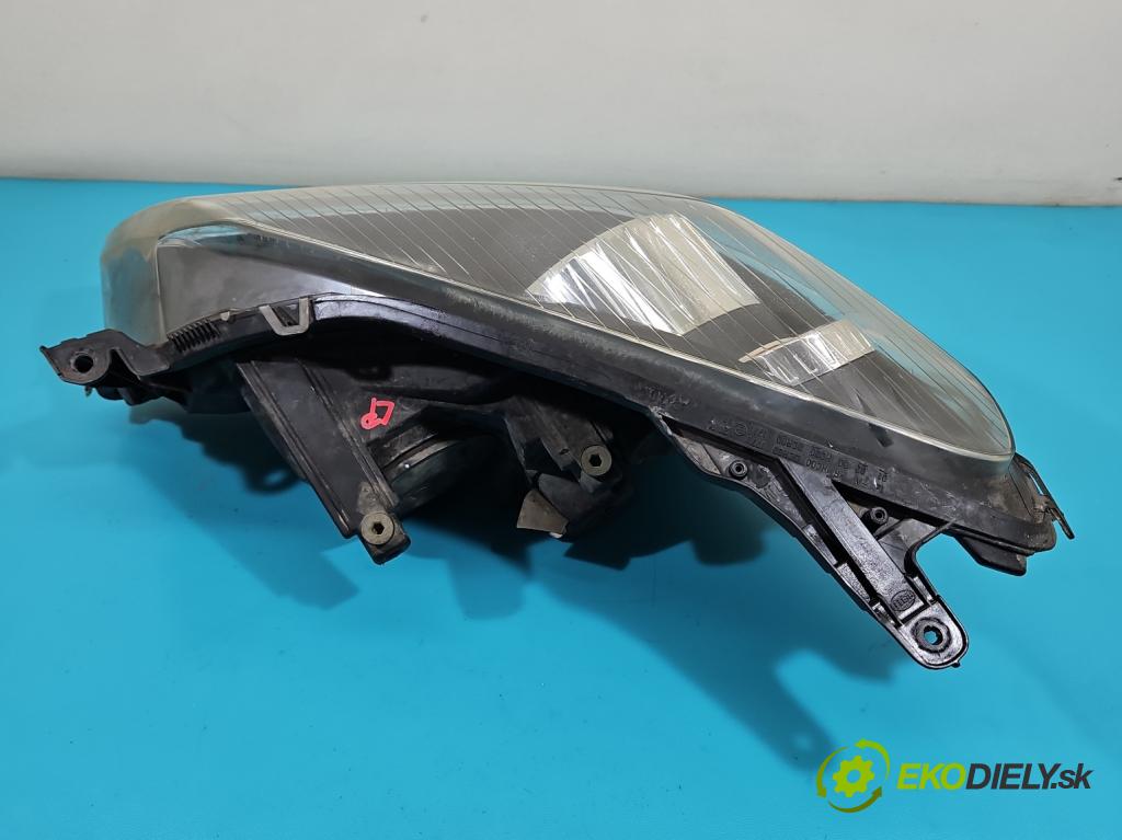 Opel Astra III 2004-2014 1.4 16V 90 HP manual 66 kW 1364 cm3 5- Reflektor: pravý 24451033RH (Pravé)