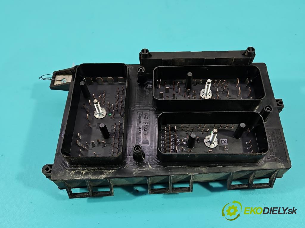 Opel Astra III 2004-2014 1.4 16V 90 hp manual 66 kW 1364 cm3 5- skříňka pojistková 13206751 (Pojistkové skříňky)