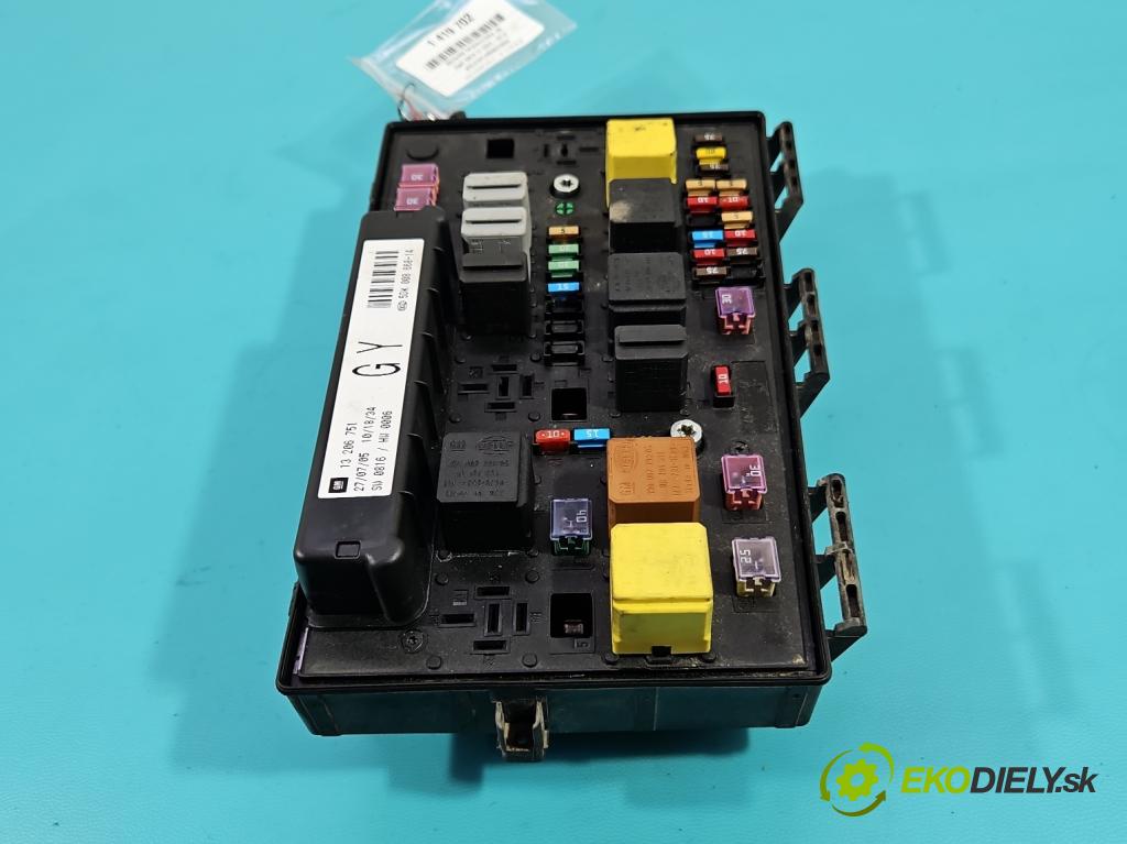 Opel Astra III 2004-2014 1.4 16V 90 hp manual 66 kW 1364 cm3 5- skříňka pojistková 13206751 (Pojistkové skříňky)