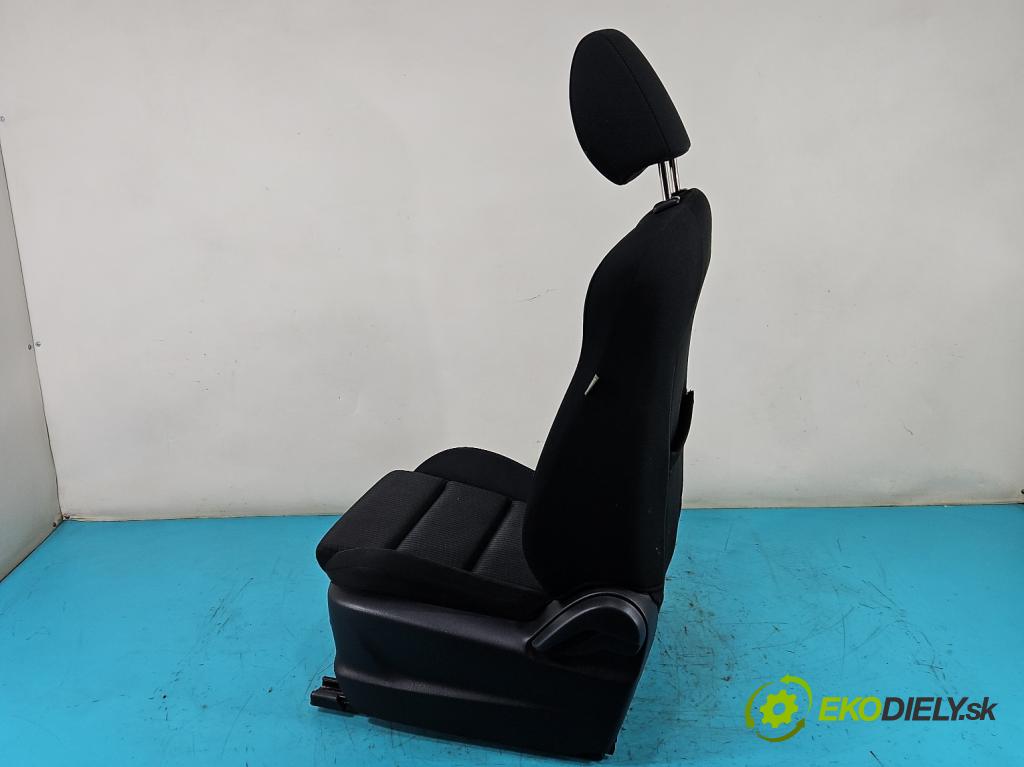 Mazda CX-5 2012-2017 2.2 SKYACTIV: 150 HP manual 110 kW 2191 cm3 5- Sedačka ľavý  (Sedačky, sedadlá)