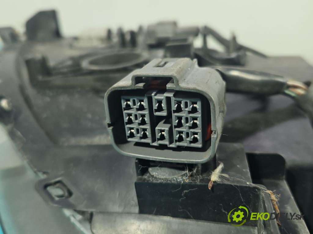 Mazda CX-5 2012-2017 2.2 D SKYACTIV: 150 HP manual 110 kW 2191 cm3 5- Reflektor: pravý KD7751030D (Pravé)