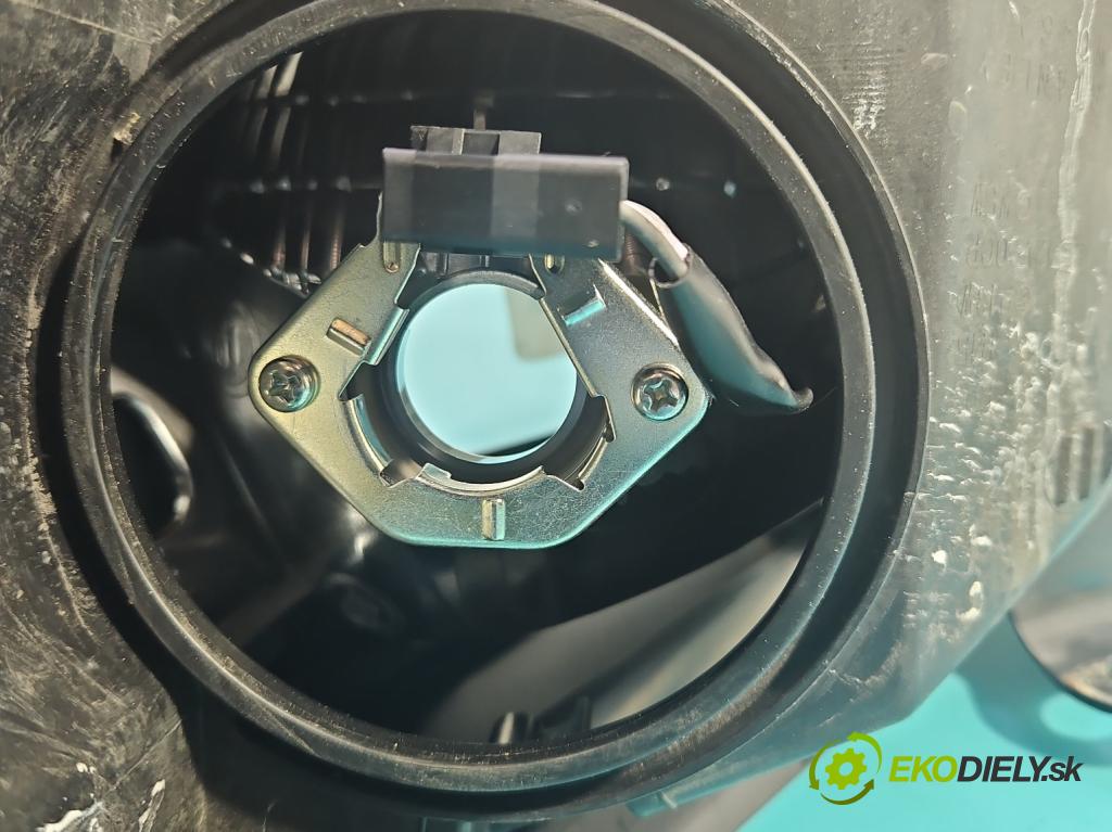 Mazda CX-5 2012-2017 2.2 D SKYACTIV: 150 HP manual 110 kW 2191 cm3 5- Reflektor: pravý KD7751030D (Pravé)