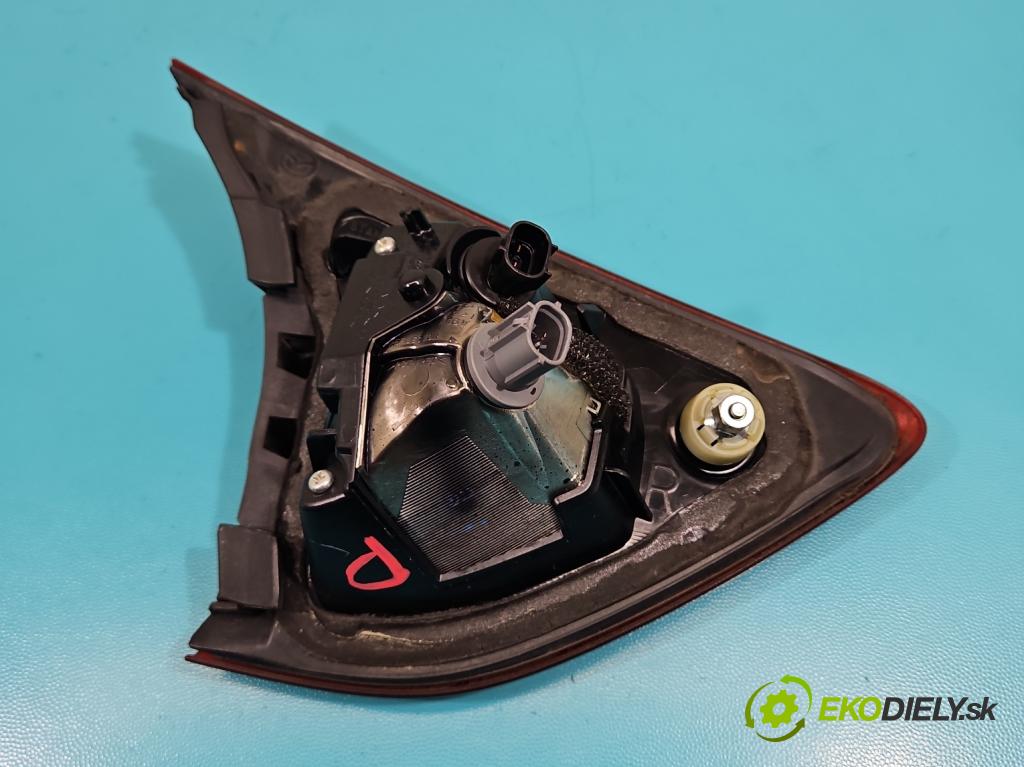 Mazda CX-5 I 2012-2017 2.2 D SKYACTIV: 150 HP manual 110 kW 2191 cm3 5- svetlo / reflektor zadné pravé  (Kľučka dverí ostatné)