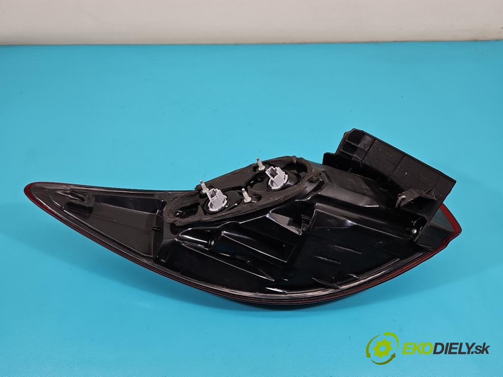 Mazda CX-5 I 2012-2017 2.2 D SKYACTIV: 150 HP manual 110 kW 2191 cm3 5- svetlo / reflektor zadné pravé  (Kľučka dverí ostatné)