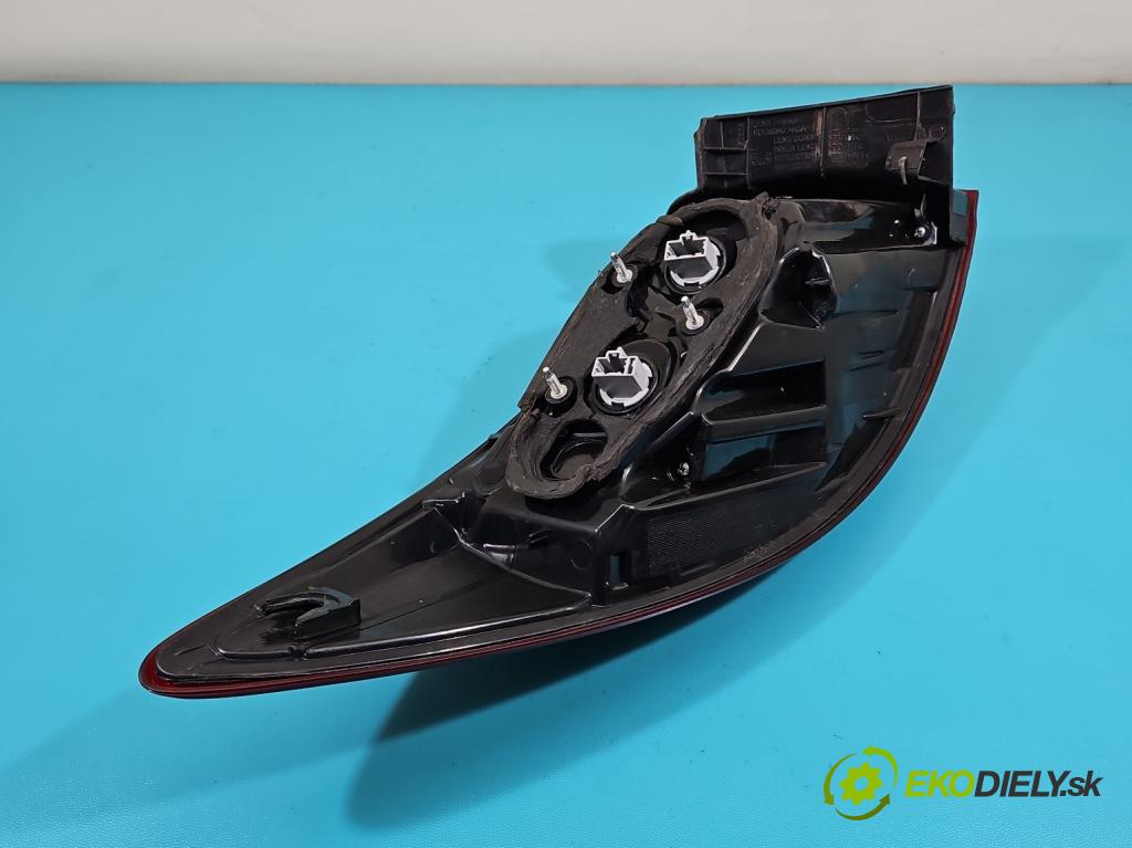 Mazda CX-5 I 2012-2017 2.2 D SKYACTIV: 150 HP manual 110 kW 2191 cm3 5- svetlo / reflektor zadné pravé  (Kľučka dverí ostatné)