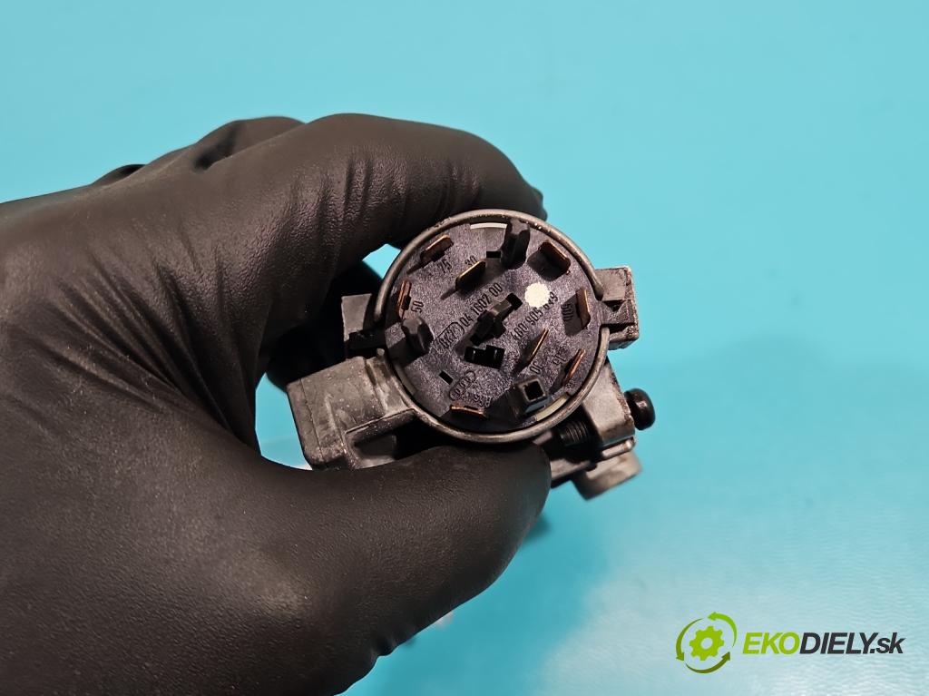 Skoda Superb I 2001-2008 2.5 tdi 163 HP automatic 120 kW 2496 cm3 4- Spínačka 4B0905851F (Spínacie skrinky a kľúče)