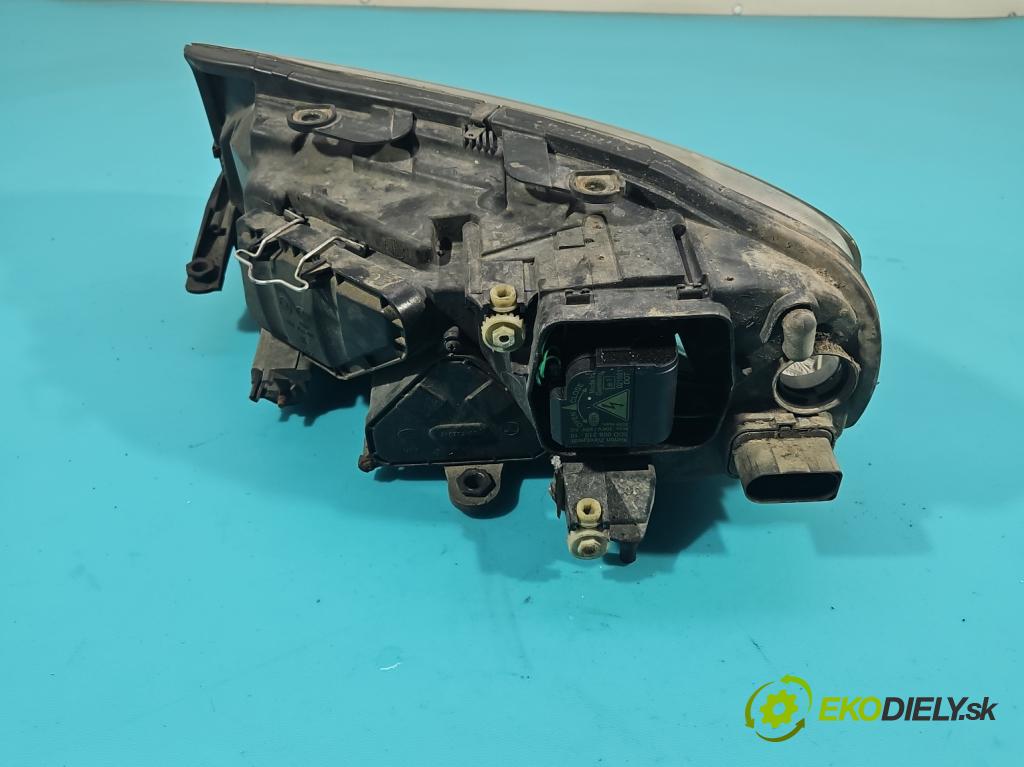 Skoda Superb I 2001-2008 2.5 tdi 163 HP automatic 120 kW 2496 cm3 4- Reflektor: pravý  (Pravé)