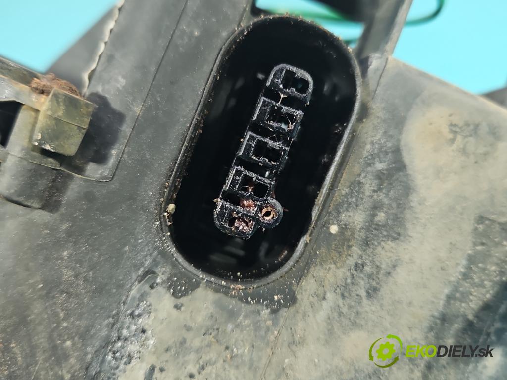 Skoda Superb I 2001-2008 2.5 tdi 163 HP automatic 120 kW 2496 cm3 4- Reflektor: pravý  (Pravé)