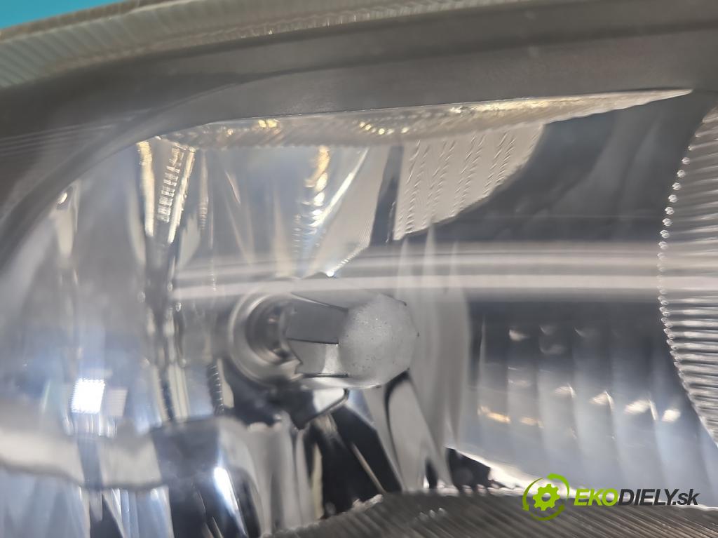 Seat Toledo II 1998-2004 1.8 20v 125 HP manual 92 kW 1781 cm3 4- Reflektor: pravý 67742701 (Pravé)