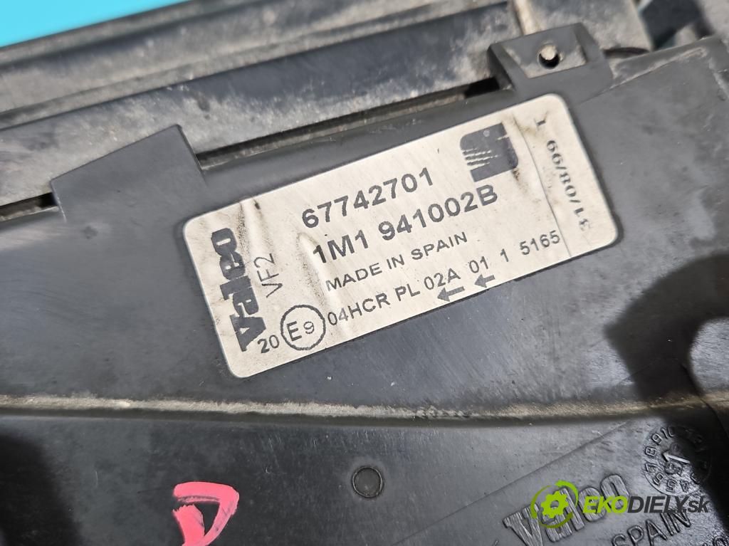 Seat Toledo II 1998-2004 1.8 20v 125 HP manual 92 kW 1781 cm3 4- Reflektor: pravý 67742701 (Pravé)