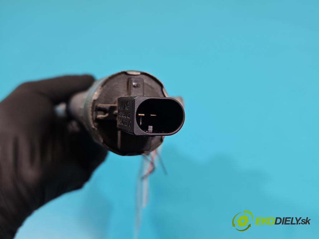 Seat Ibiza IV 6J 2008-2017 1.6 TDI 90 HP manual 66 kW 1598 cm3 5- lišta vstrekovacia 03L130089B (Vstrekovacia lišta)