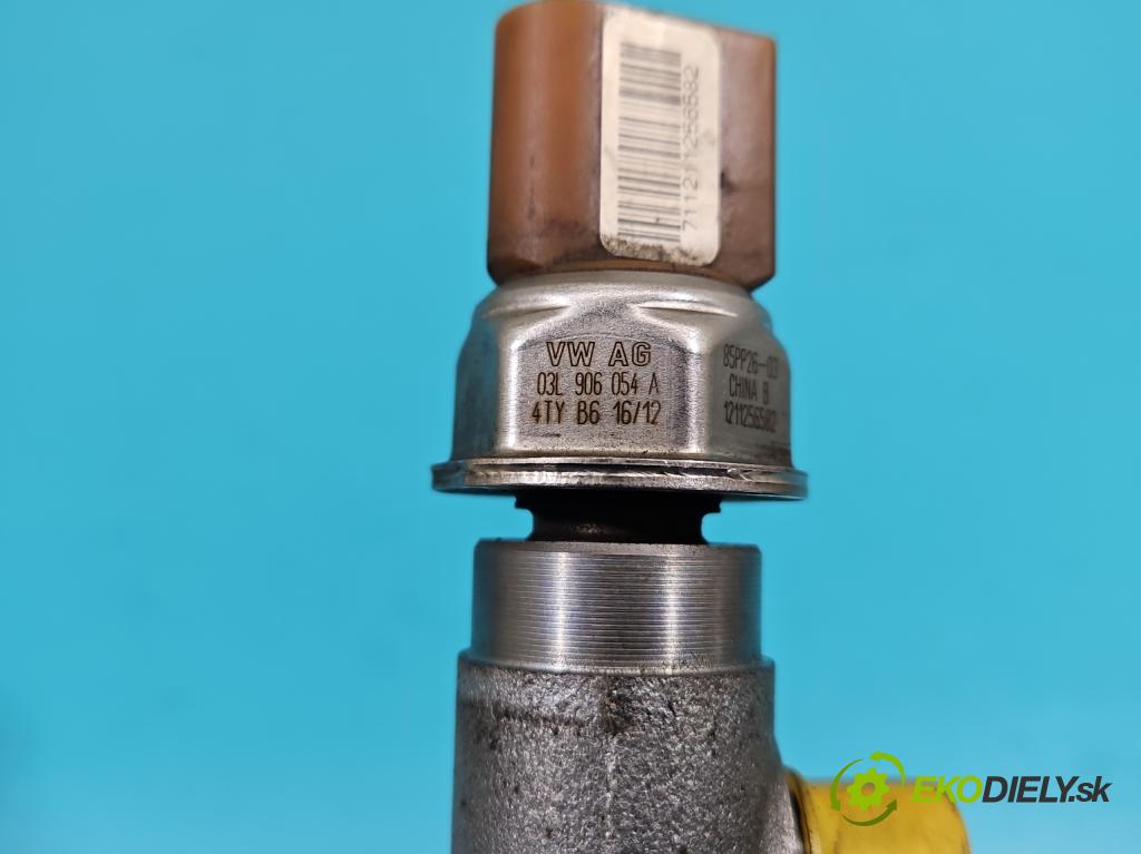 Seat Ibiza IV 6J 2008-2017 1.6 TDI 90 HP manual 66 kW 1598 cm3 5- lišta vstrekovacia 03L130089B (Vstrekovacia lišta)