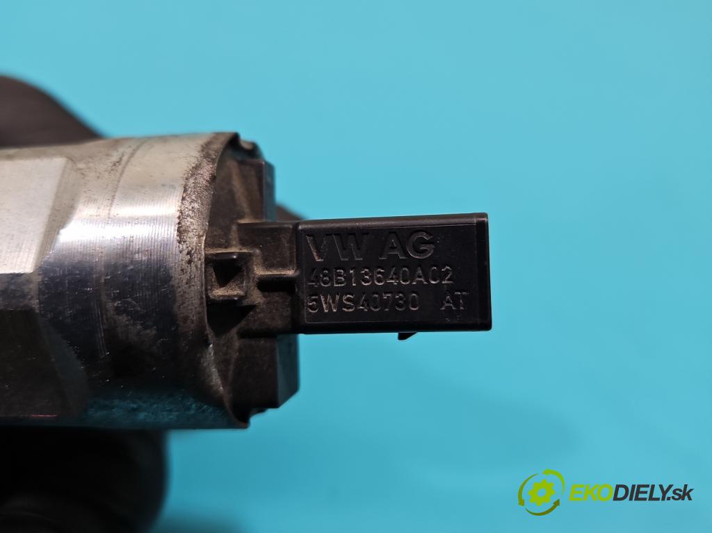 Seat Ibiza IV 6J 2008-2017 1.6 TDI 90 HP manual 66 kW 1598 cm3 5- lišta vstrekovacia 03L130089B (Vstrekovacia lišta)