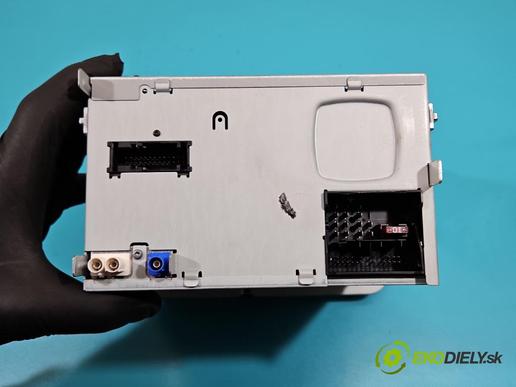 Skoda Octavia II 2004-2013 1.6 tdi 105 hp manual 77 kW 1598 cm3 5- Radio továrna: 3T0035192B