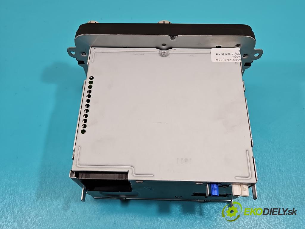 Skoda Octavia II 2004-2013 1.6 tdi 105 hp manual 77 kW 1598 cm3 5- Radio továrna: 3T0035192B