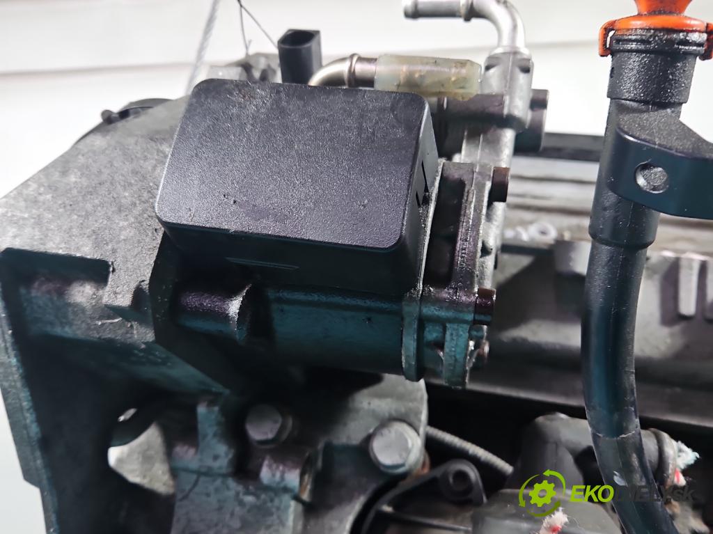 Skoda Octavia II 2004-2013 1.6 tdi 105 HP manual 77 kW 1598 cm3 5- čerpadlo vstrekovacia 03L130755E (Vstrekovacie čerpadlá)