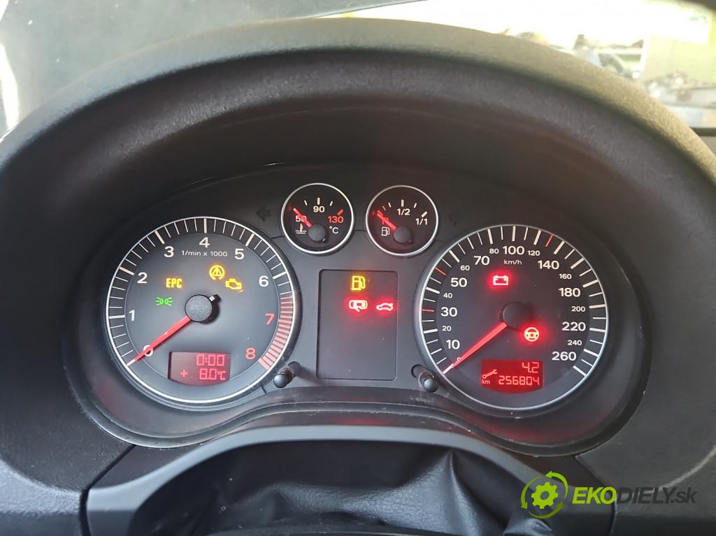 Audi A3 8P 2003-2012 1.6 SR 102 HP manual 75 kW 1595 cm3 3- prístrojovka/ budíky 8P0920900E (Prístrojové dosky, displeje)