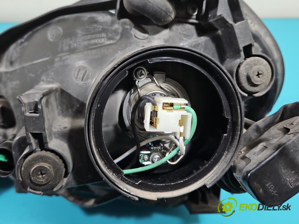 Hyundai Tucson I 2004-2009 2.0 CRDi 16v 140 HP manual 103 kW 1991 cm3 5- Reflektor: pravý 92102-2EXXX (Pravé)