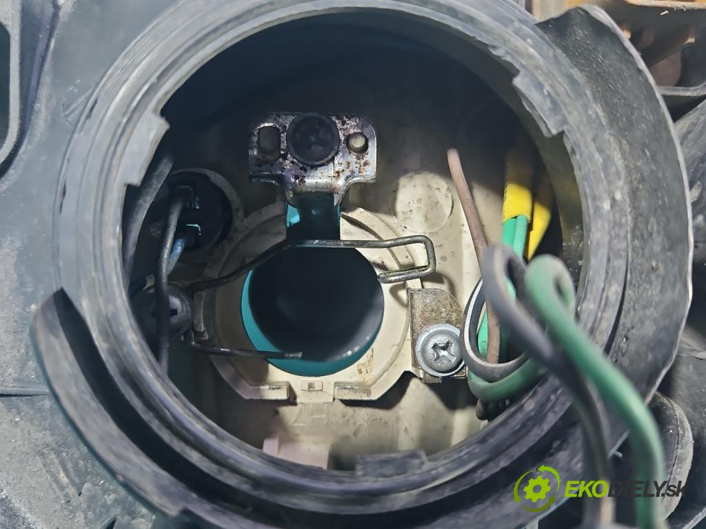 Chevrolet Lacetti 1.8 16V 122 HP manual 90 kW 1799 cm3 4- Reflektor: pravý  (Pravé)