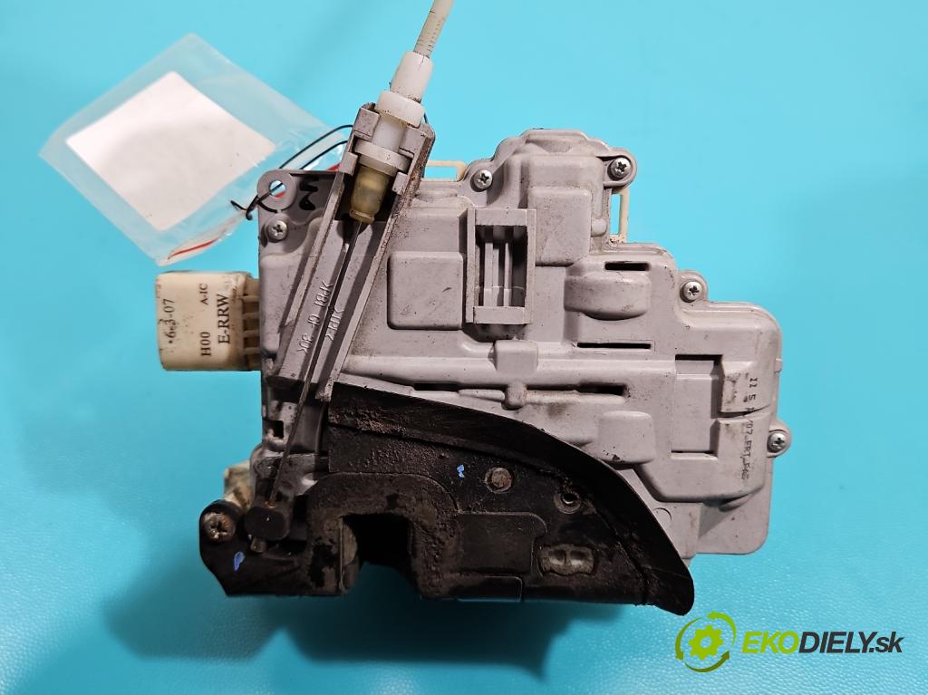 Audi A3 8P 2003-2012 1.6 SR 102 hp manual 75 kW 1595 cm3 3- zámek přední pravý 4F1837016