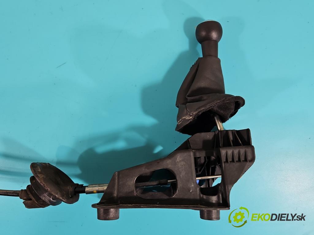 Citroen C3 I 2002-2009 1.4 8V 73 HP manual 54 kW 1360 cm3 5- Páka: Změny: stupeň,rýchlosť 9681359280 (Rýchlostné páky / kulisy)