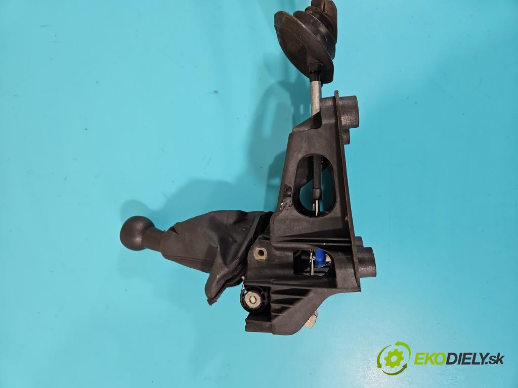 Citroen C3 I 2002-2009 1.4 8V 73 HP manual 54 kW 1360 cm3 5- Páka: Změny: stupeň,rýchlosť 9681359280 (Rýchlostné páky / kulisy)