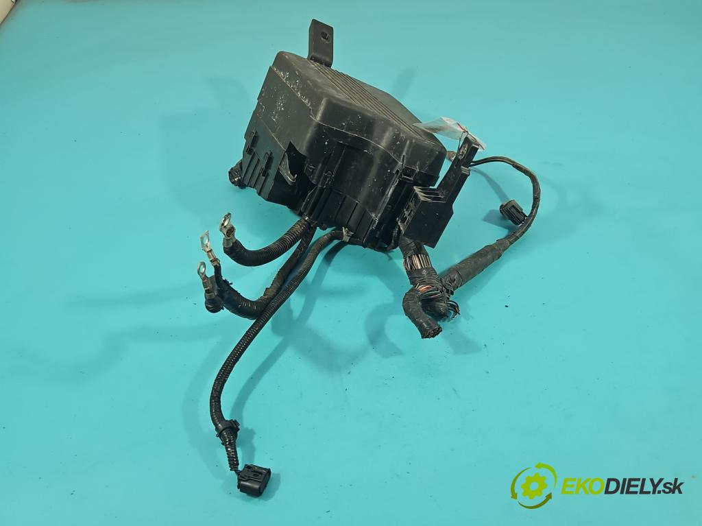 Mazda CX-5 I 2012-2017 2.2 D SKYACTIV: 150 hp manual 110 kW 2191 cm3 5- skříňka pojistková KD45-675X0 (Pojistkové skříňky)