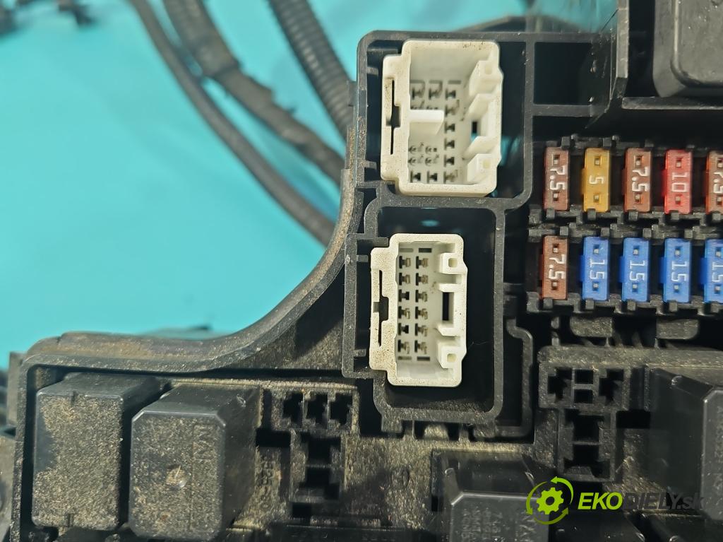 Mazda CX-5 I 2012-2017 2.2 D SKYACTIV: 150 hp manual 110 kW 2191 cm3 5- skříňka pojistková KD45-675X0 (Pojistkové skříňky)