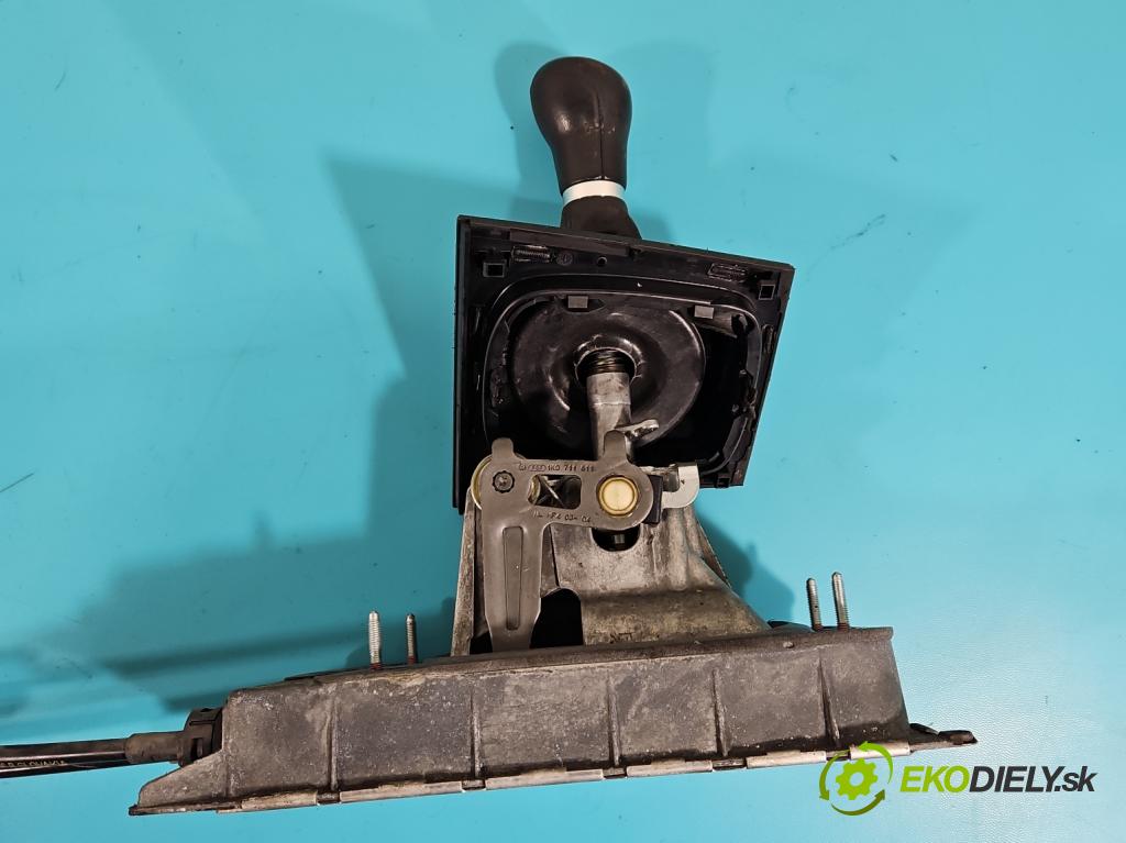 Audi A3 8P 2003-2012 1.6 SR 102 HP manual 75 kW 1595 cm3 3- Páka: Změny: stupeň,rýchlosť 1K0711611 (Rýchlostná páka (kulisa))