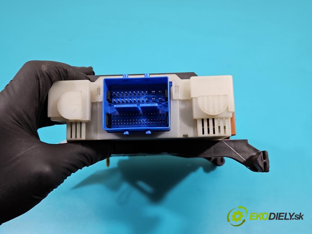 Ford S-max 1.8 TDCi 125 hp manual 92 kW 1753 cm3 5- skříňka pojistková 6G9T-14A073-DJ (Pojistkové skříňky)